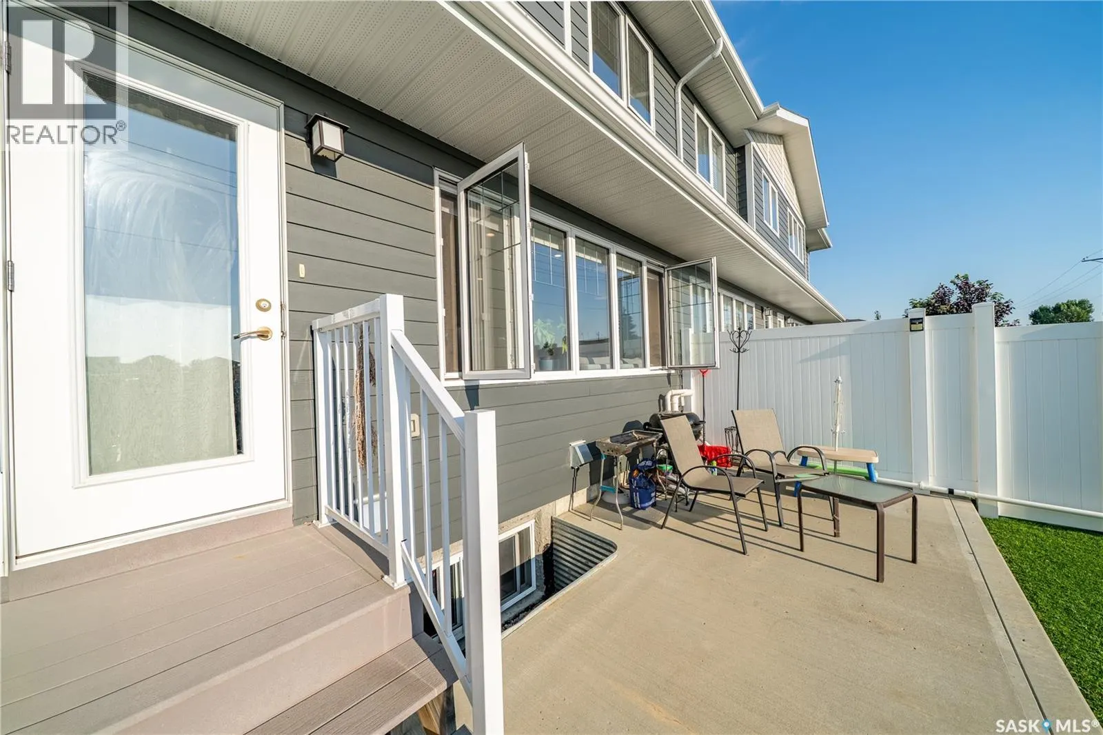 303 4000 Sandhill CRESCENT