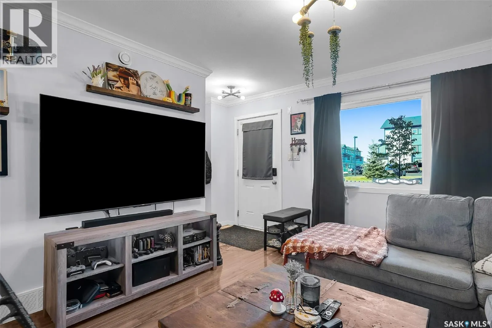 266 250 Akhtar BEND