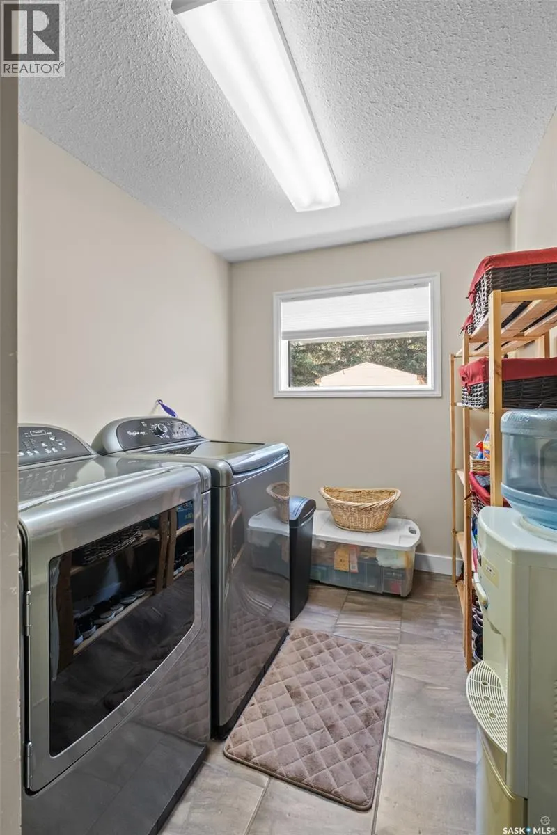 461 Birch PLACE