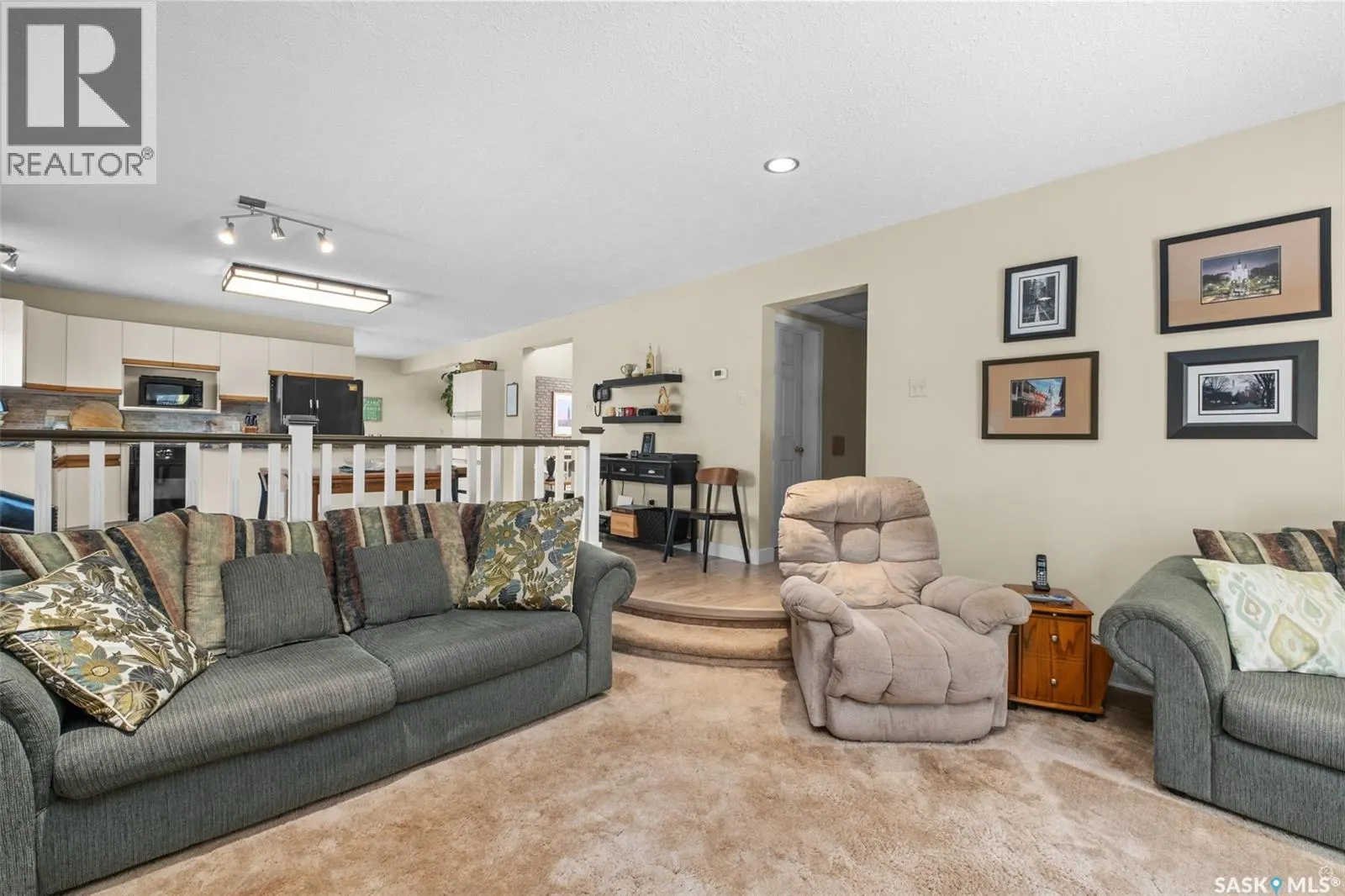 461 Birch PLACE