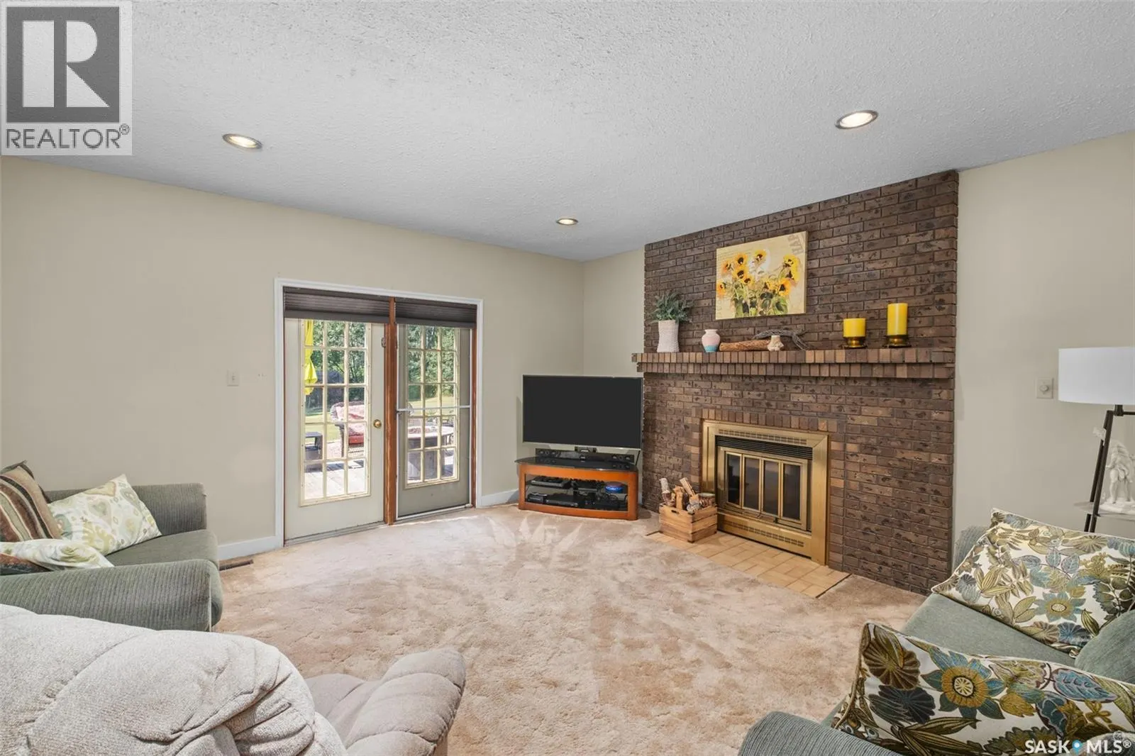 461 Birch PLACE