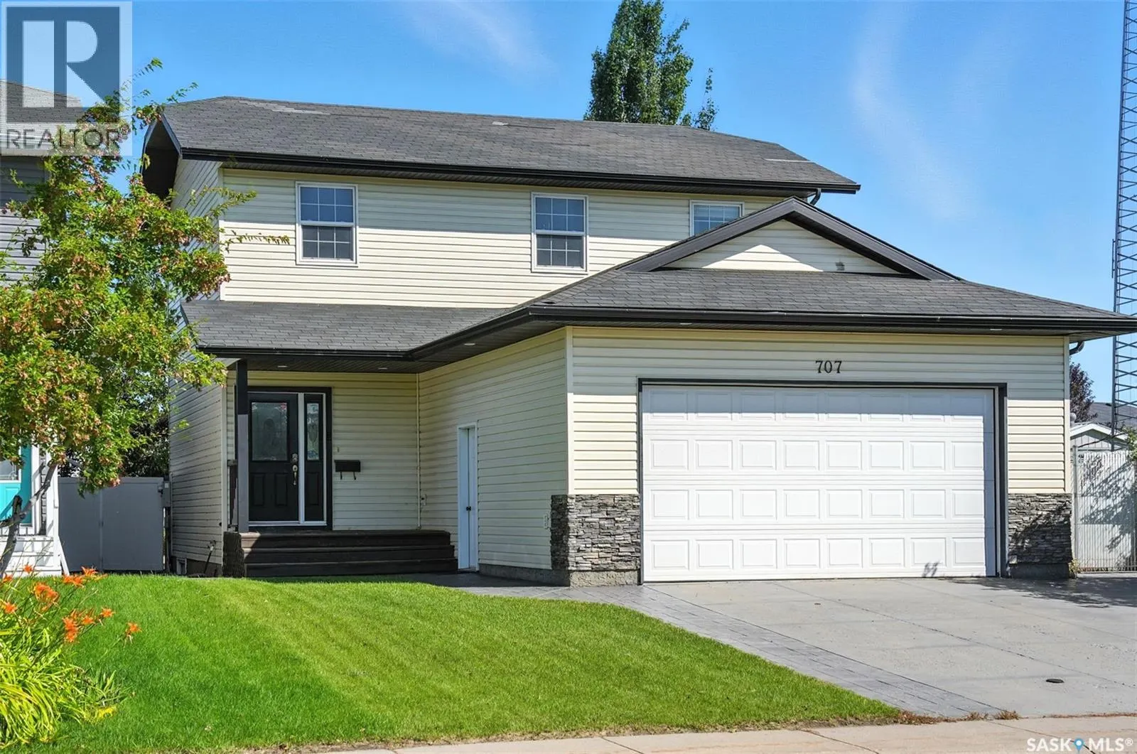 707 Reddekopp DRIVE
