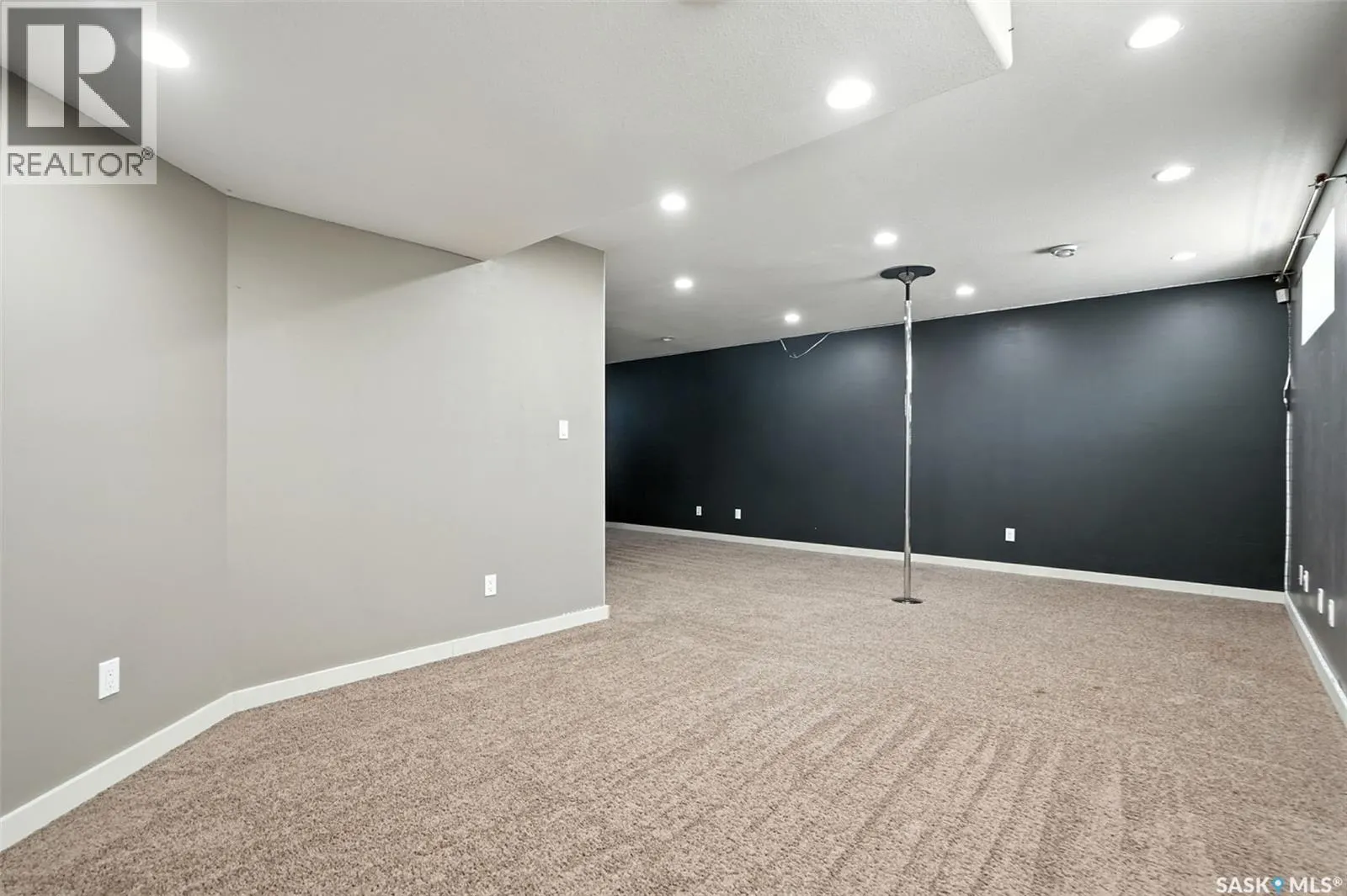 707 Reddekopp DRIVE