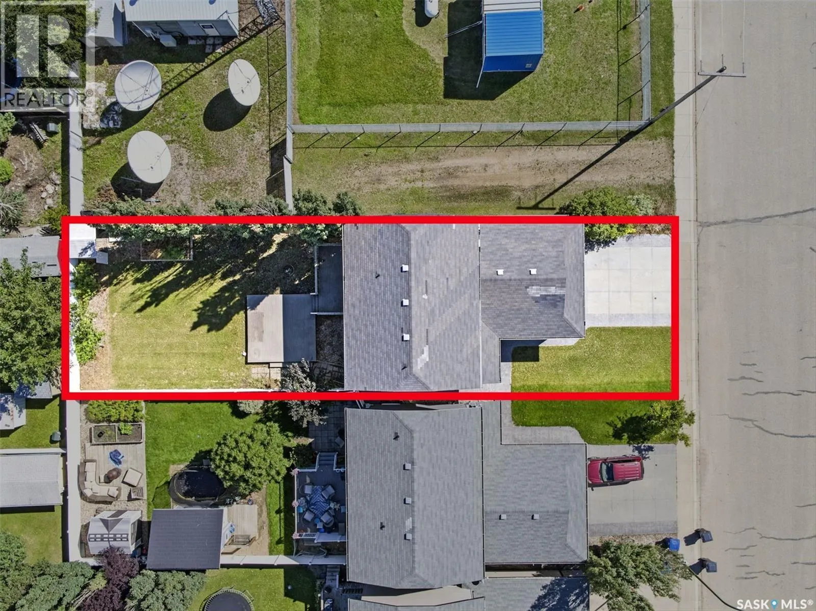 707 Reddekopp DRIVE