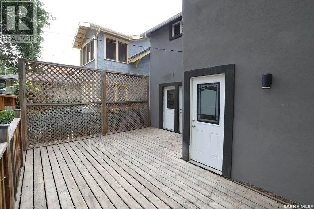 936 College AVENUE