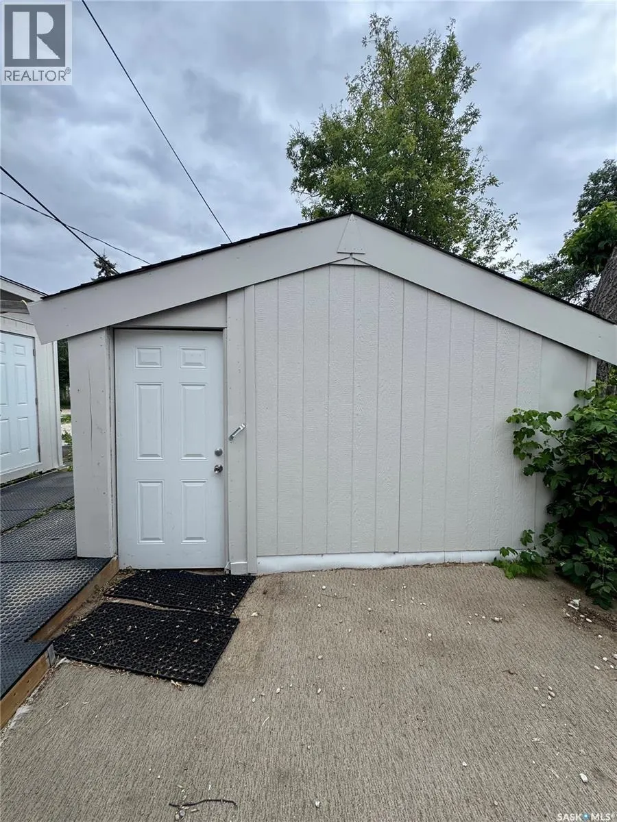 741 Rae STREET