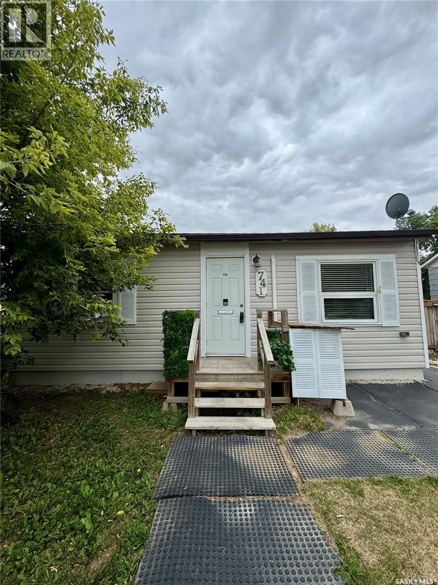 741 Rae STREET
