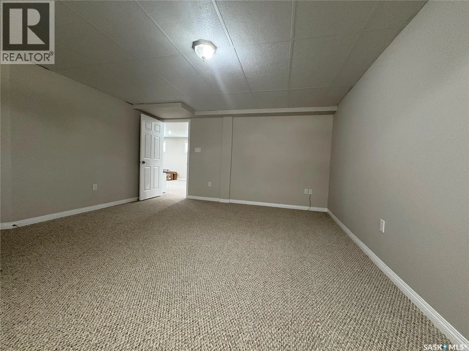 B 50 Russell DRIVE
