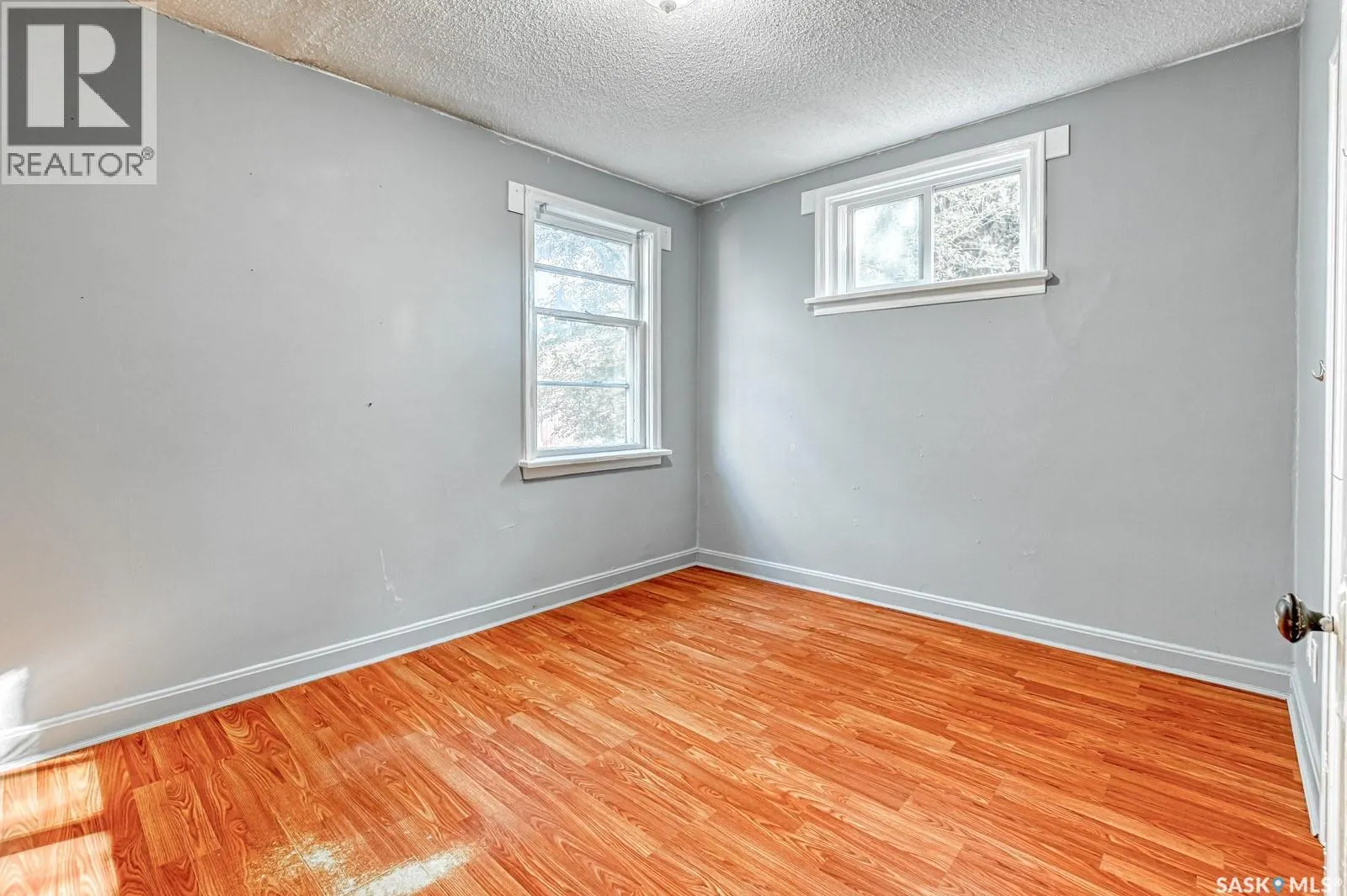 1343 Queen STREET