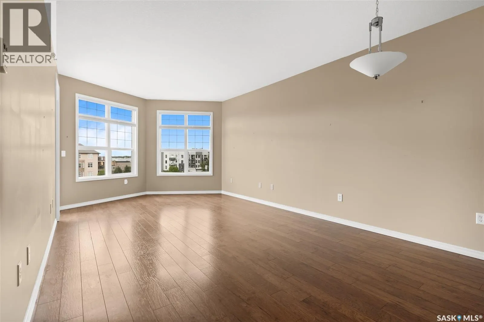 311 2160 HESELTINE ROAD