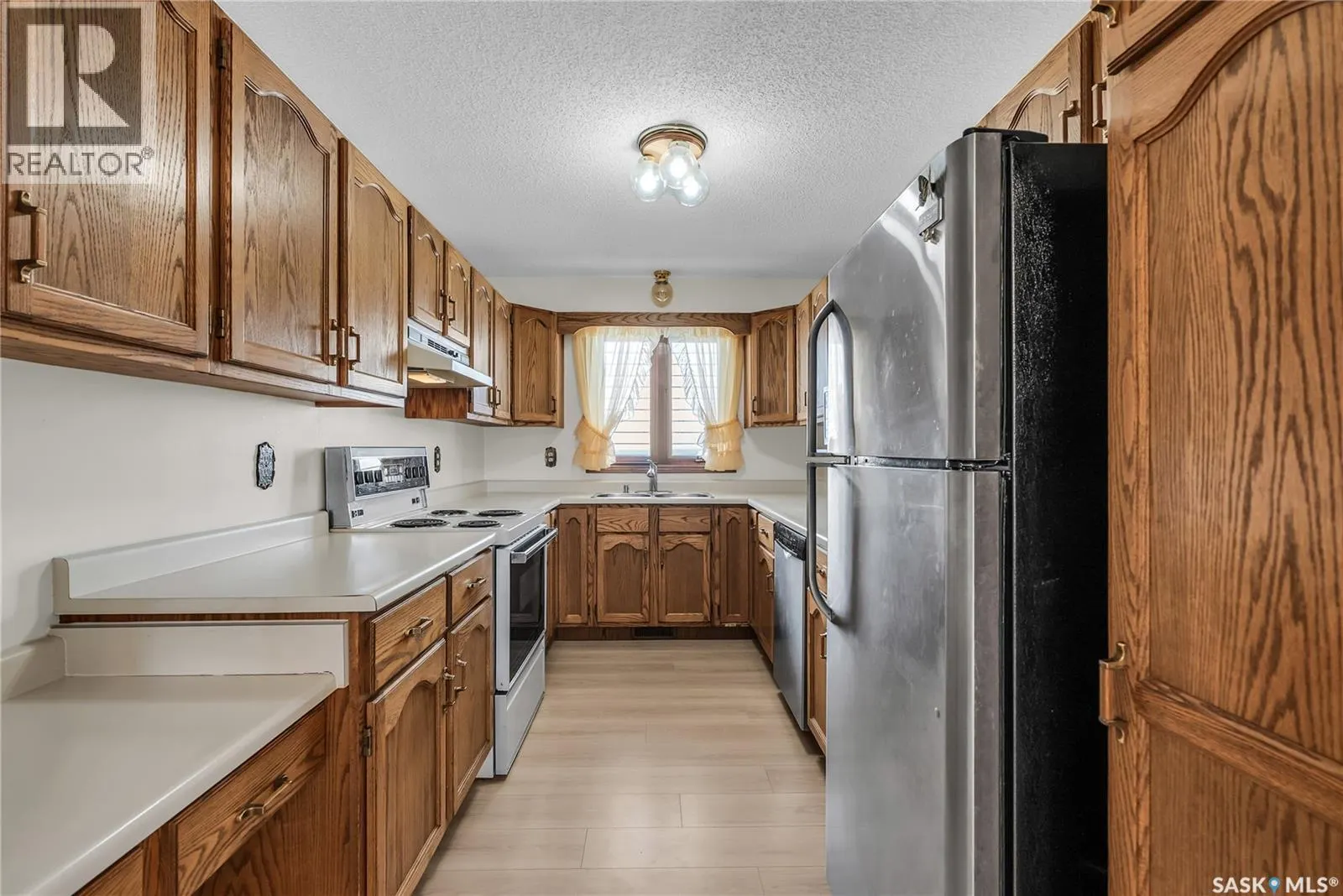 502 Hall CRESCENT