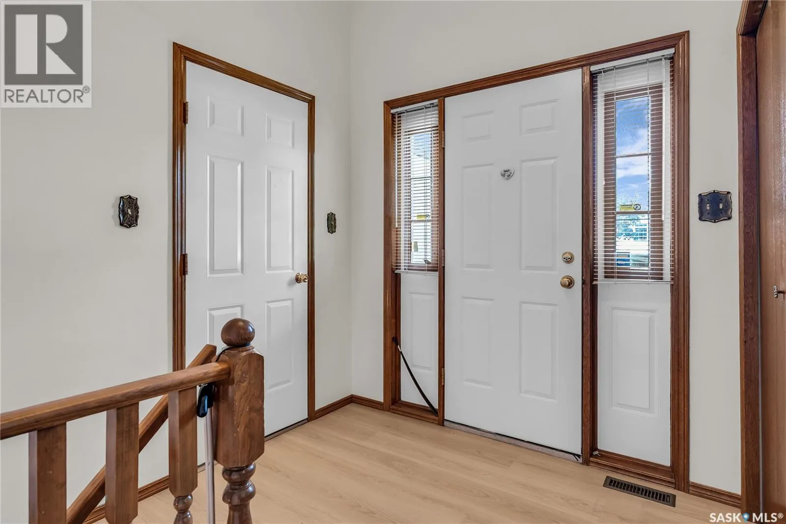 502 Hall CRESCENT
