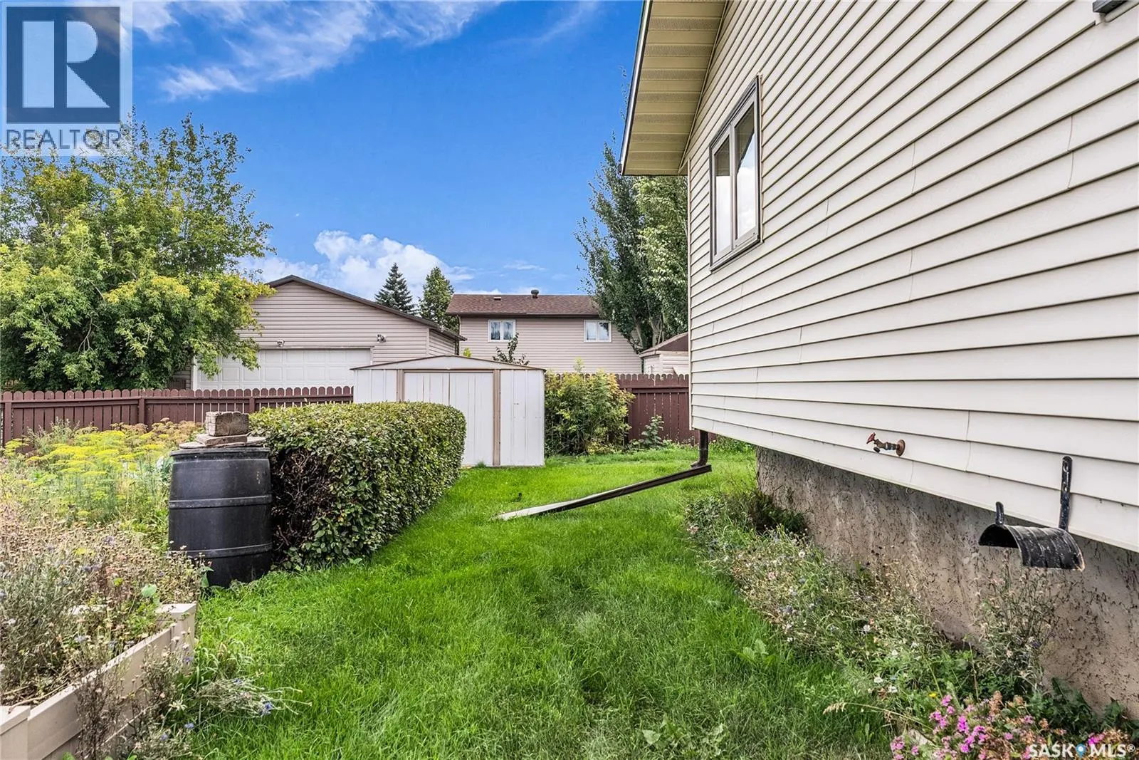 502 Hall CRESCENT