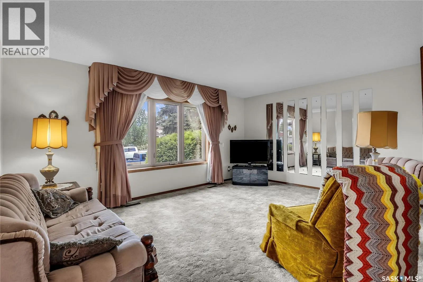 502 Hall CRESCENT