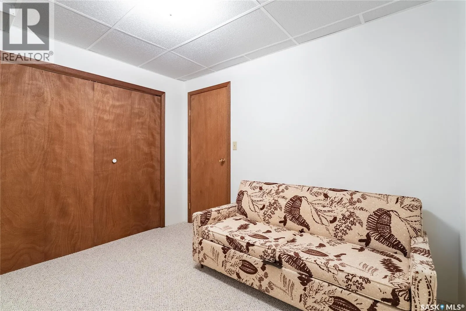 502 Hall CRESCENT