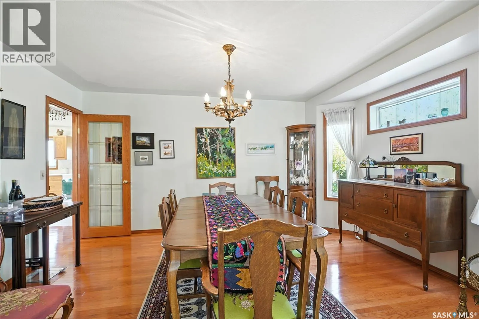 1002 Carr CRESCENT