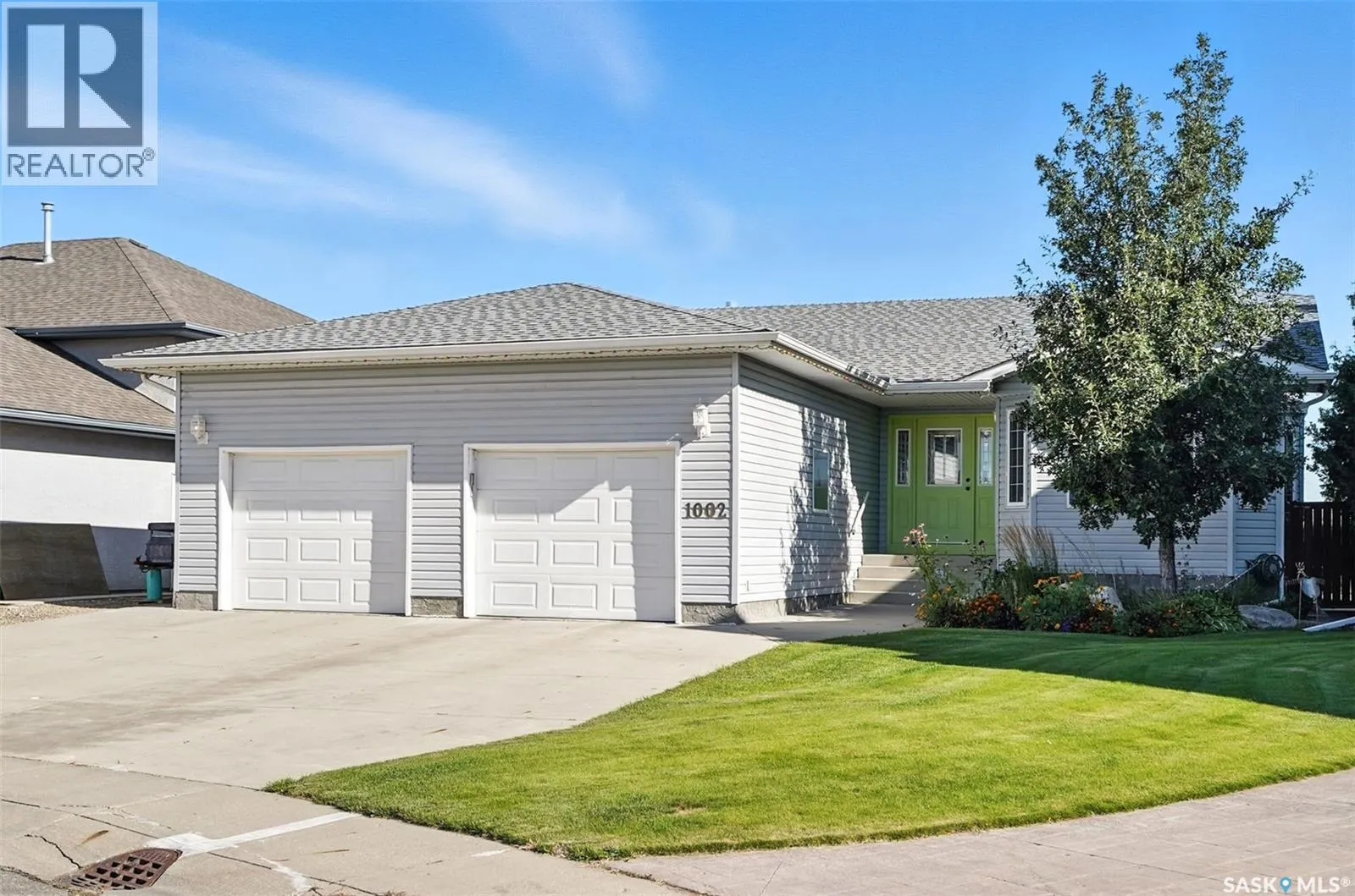 1002 Carr CRESCENT
