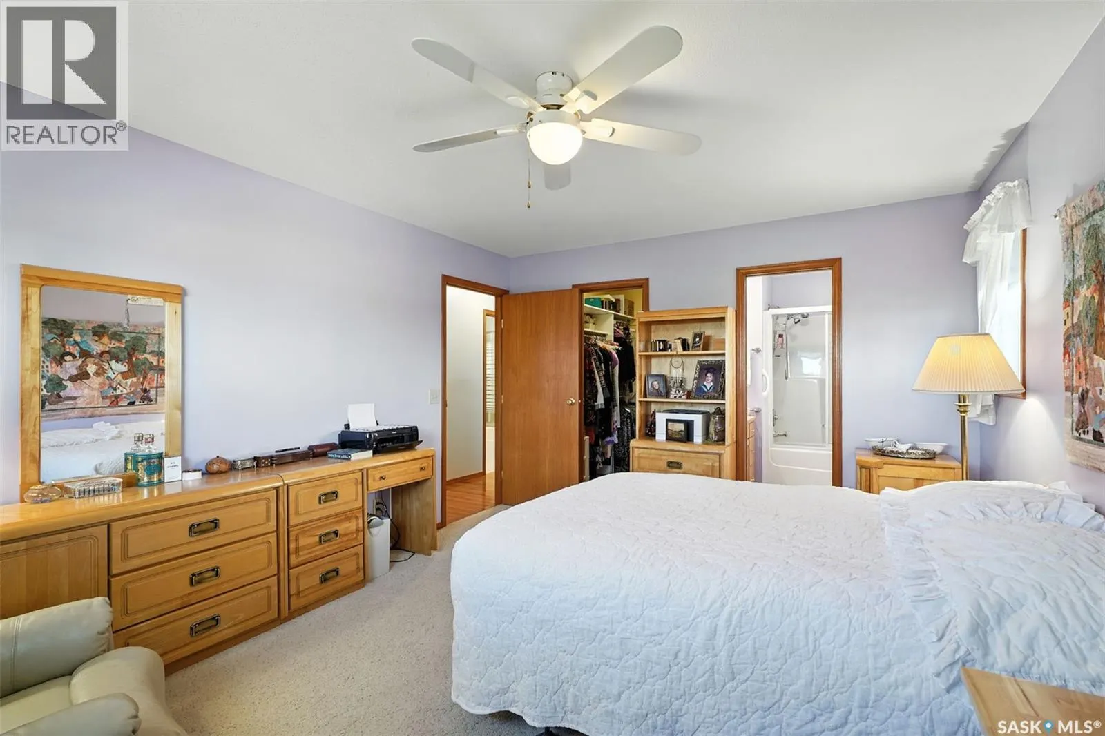 1002 Carr CRESCENT