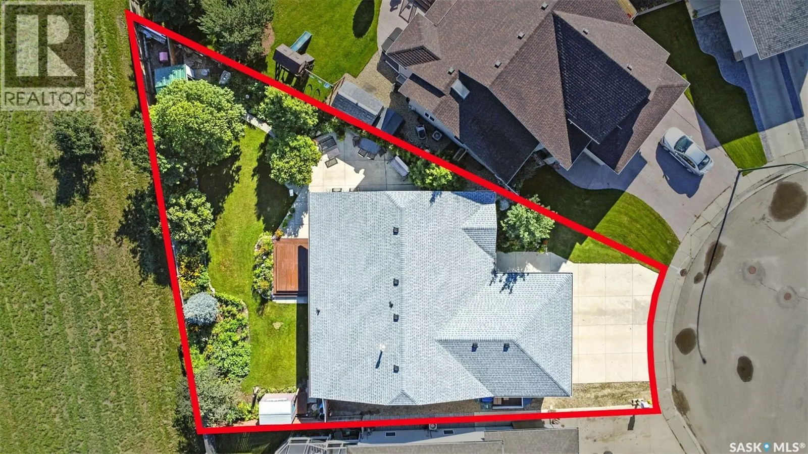 1002 Carr CRESCENT