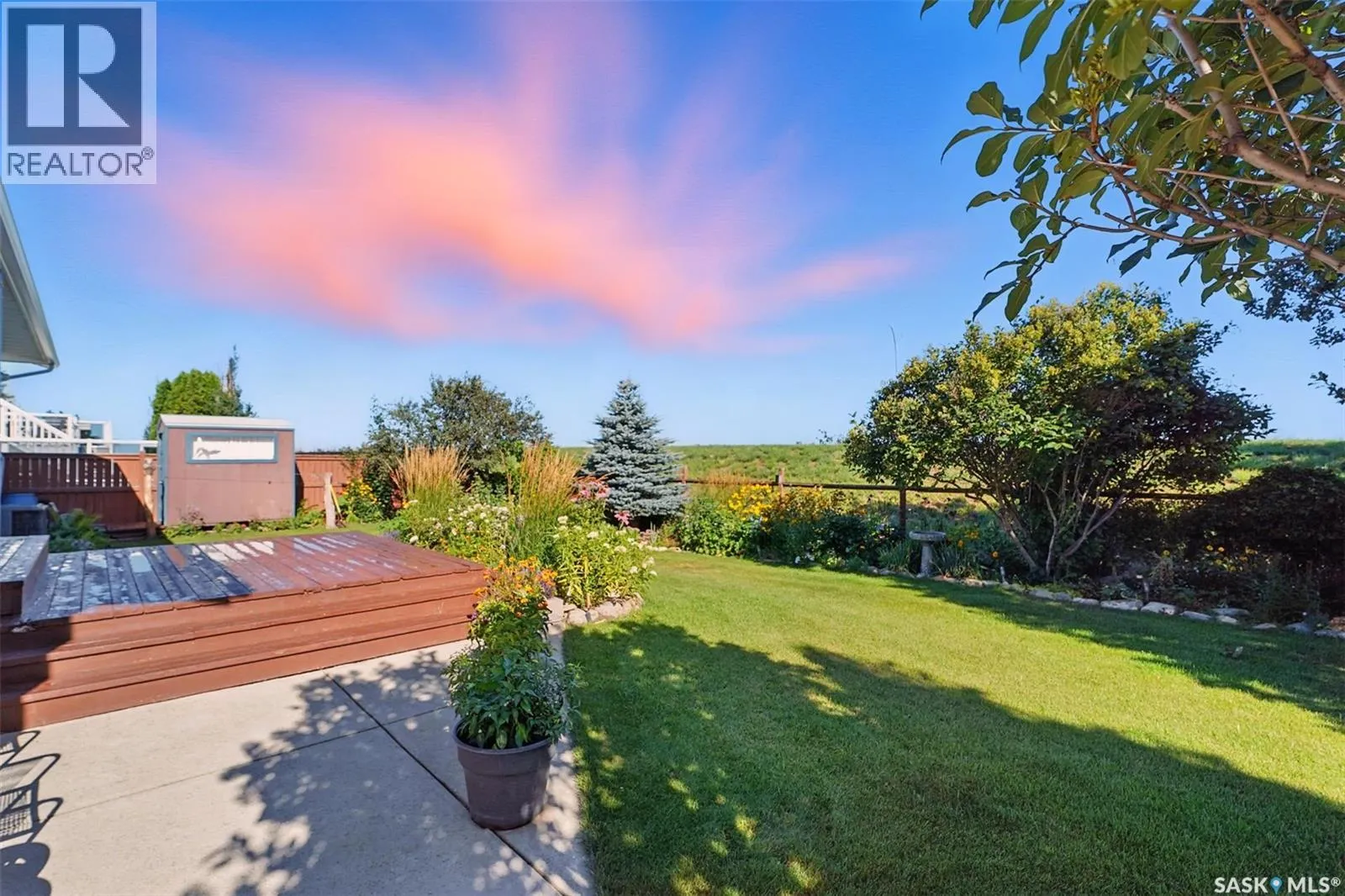 1002 Carr CRESCENT