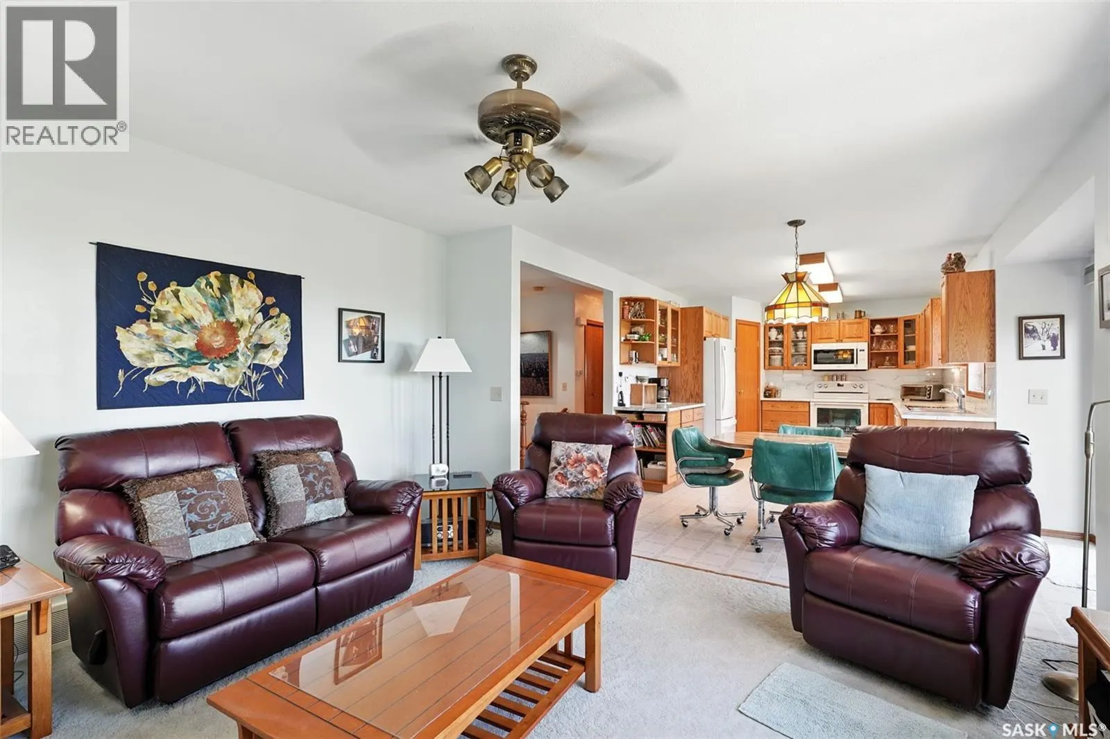 1002 Carr CRESCENT
