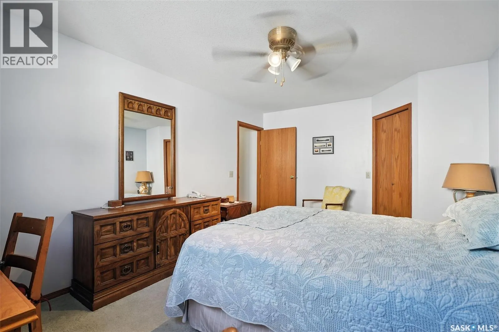 1002 Carr CRESCENT