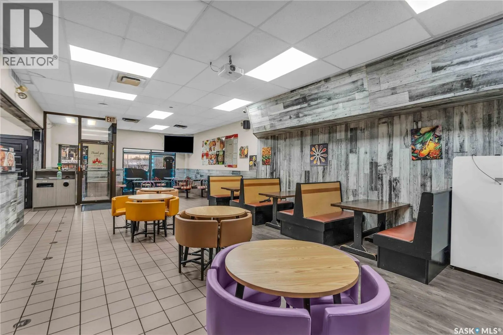 2 2102 22nd STREET W
