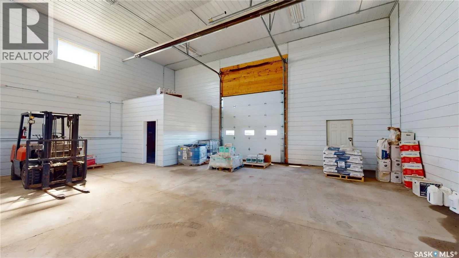 HIGHWAY 8 & 48 SHOP