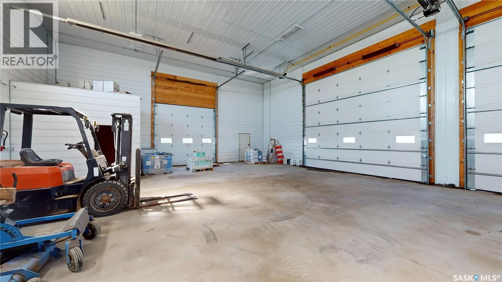 HIGHWAY 8 & 48 SHOP