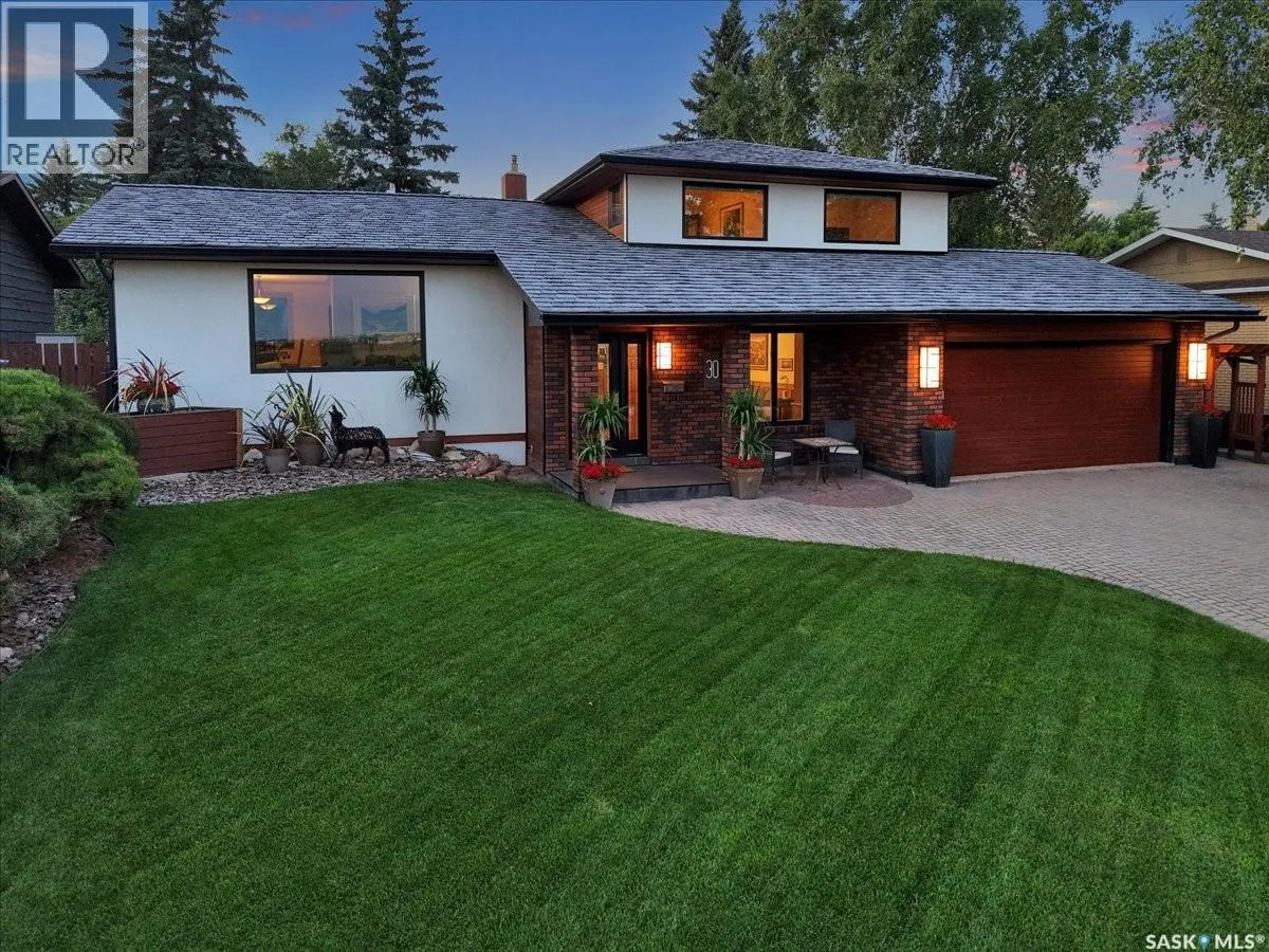 30 Capilano DRIVE
