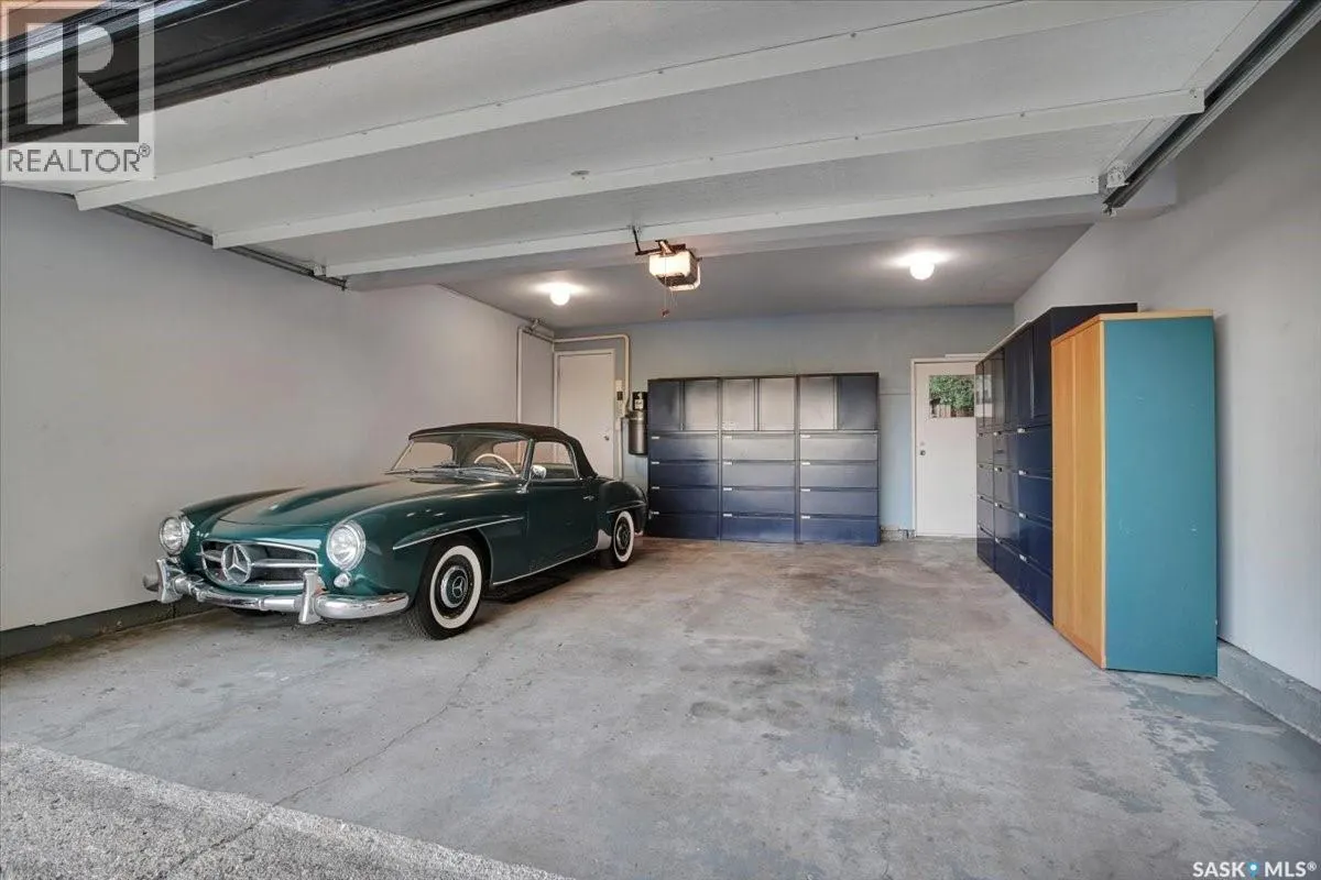 30 Capilano DRIVE