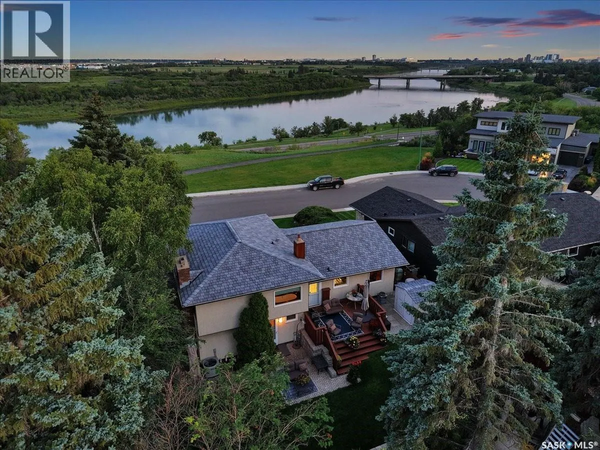 30 Capilano DRIVE