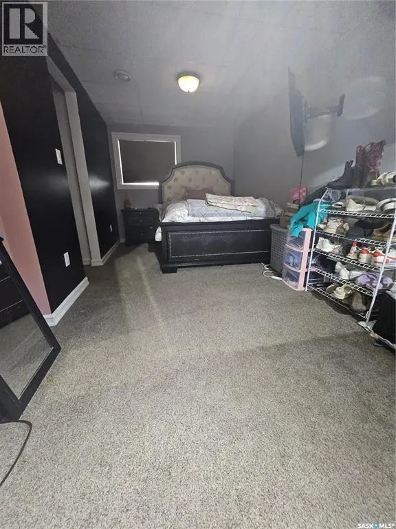 406 First AVENUE E