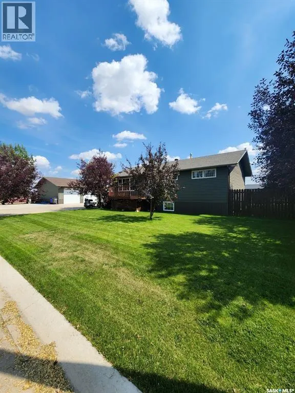 406 First AVENUE E
