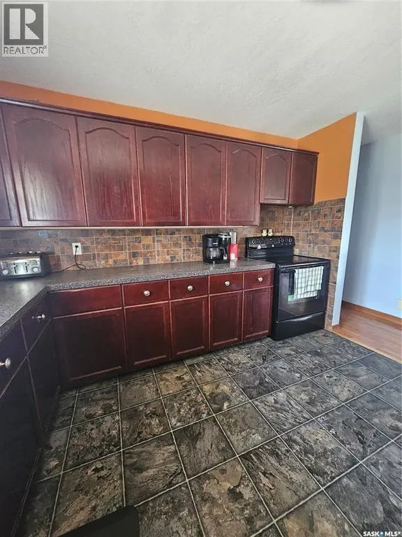 406 First AVENUE E