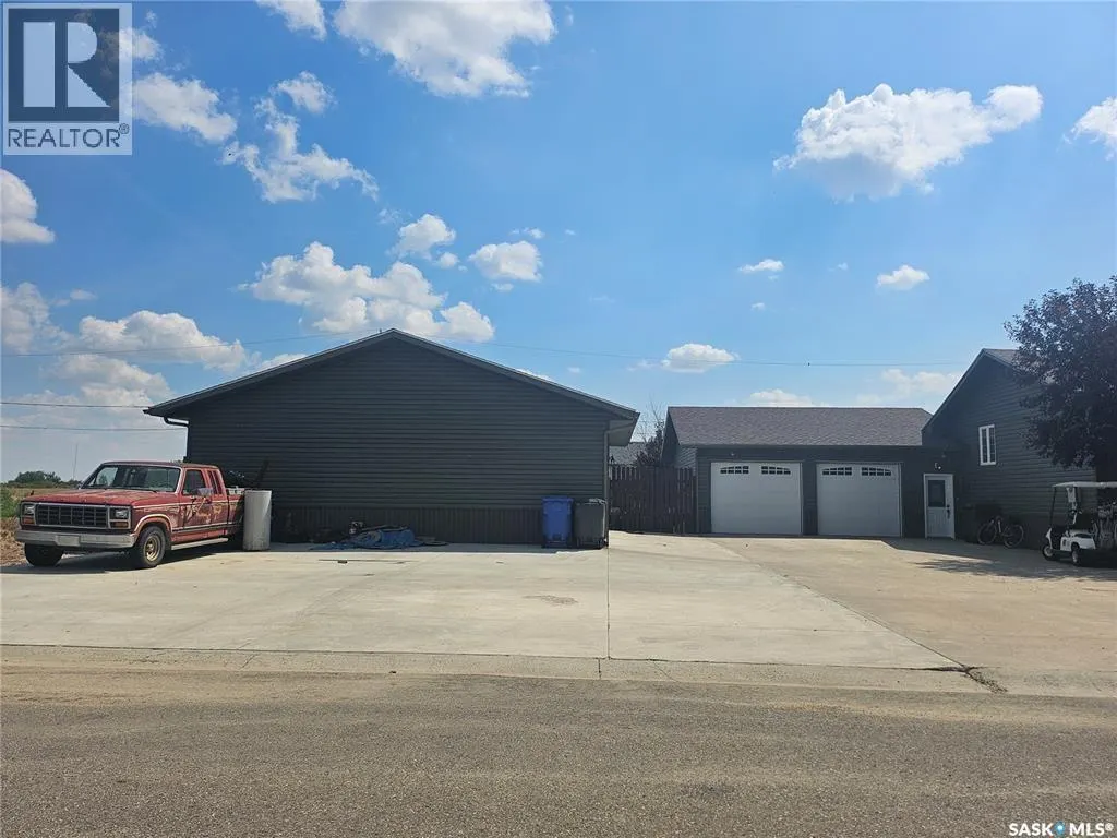 406 First AVENUE E