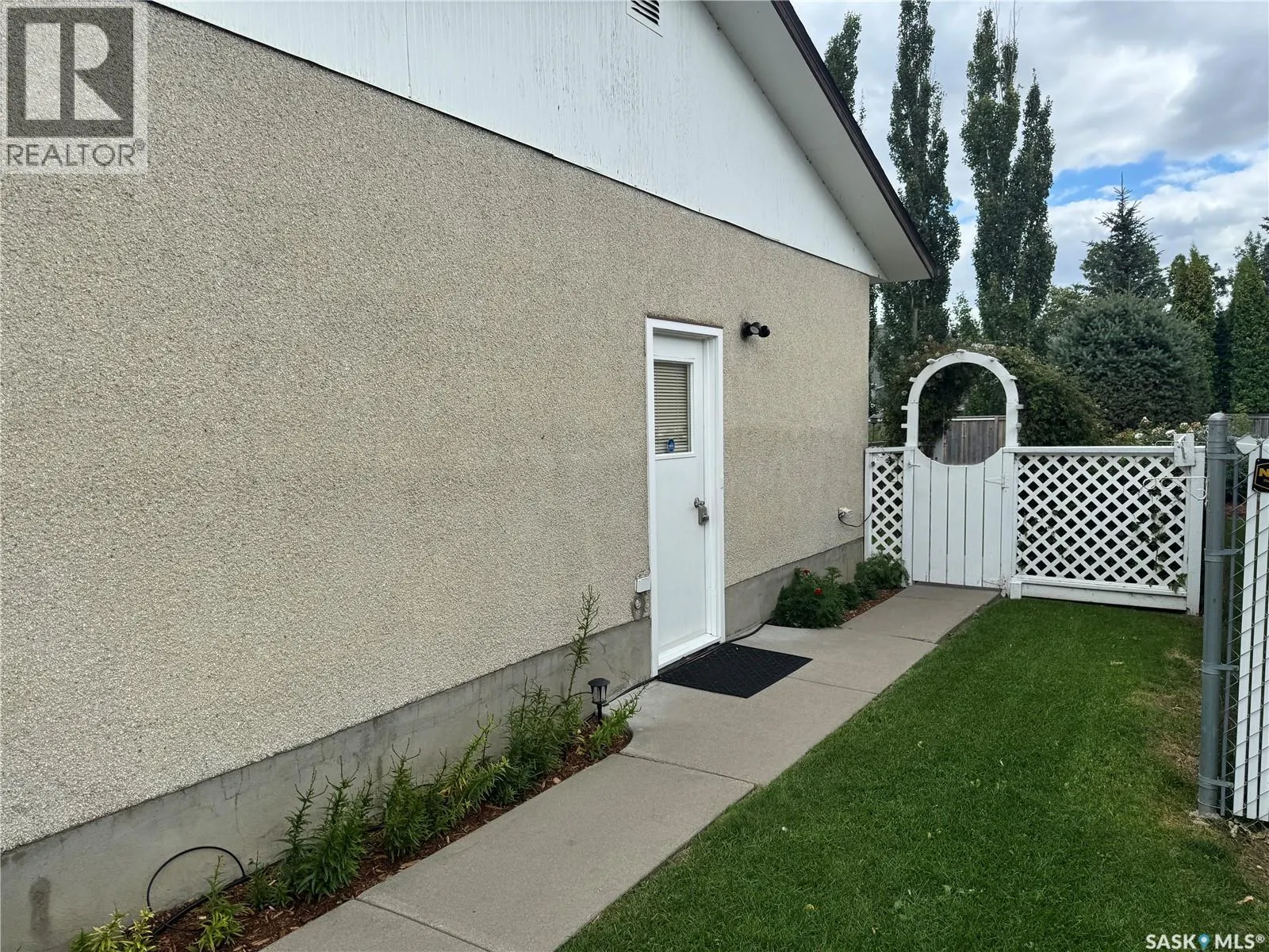 233 Assiniboine DRIVE