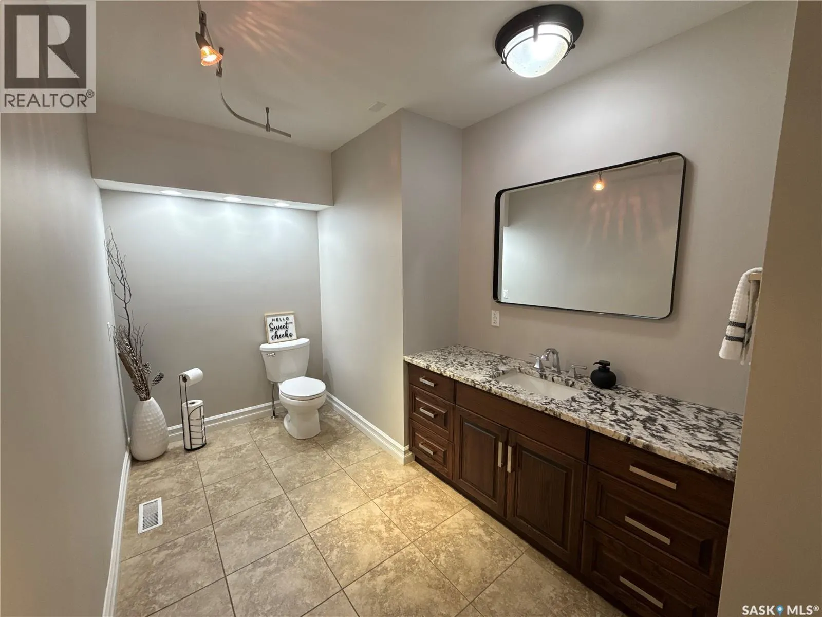 2523 Cardinal CRESCENT
