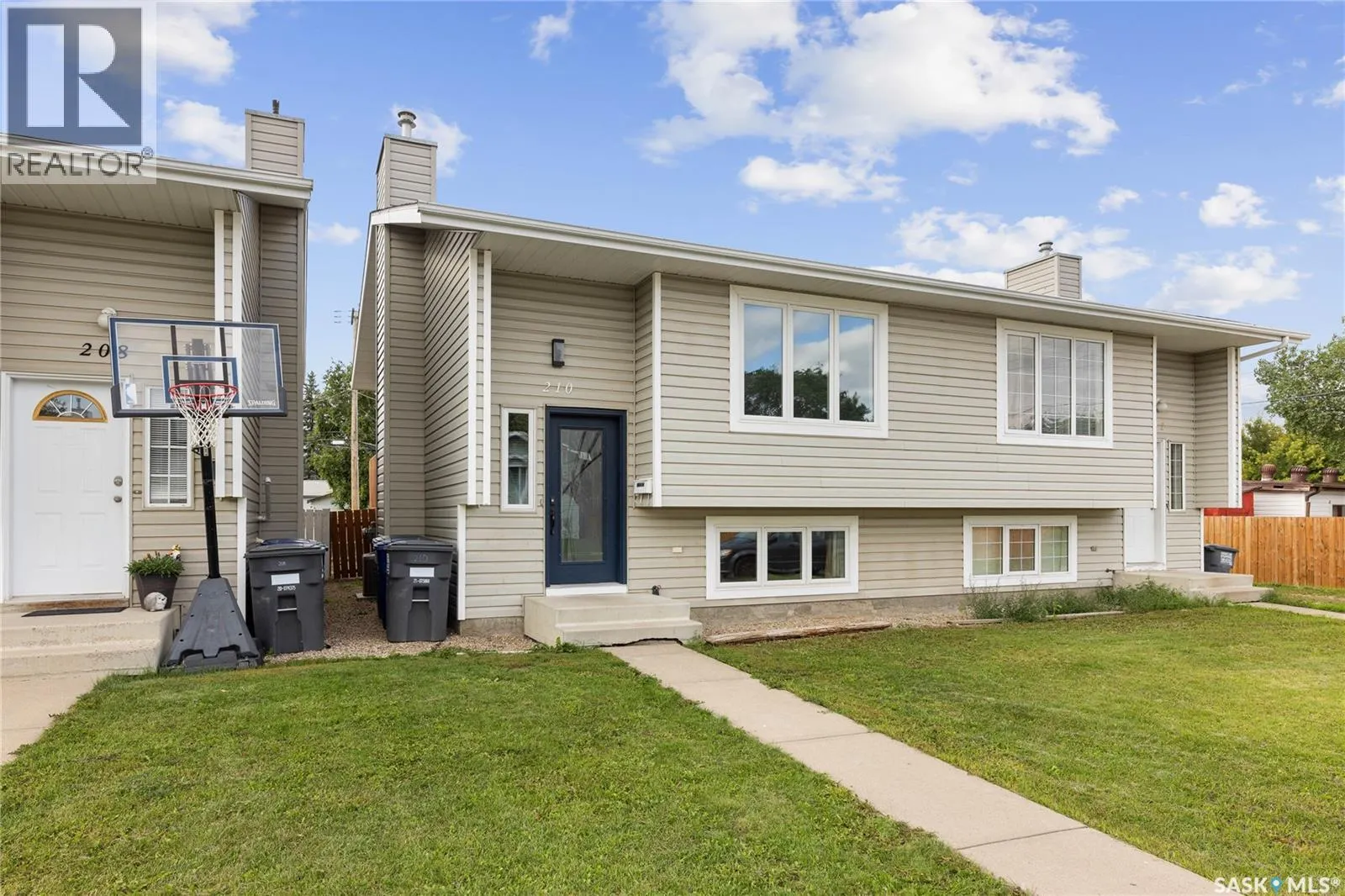 210 Hedley STREET