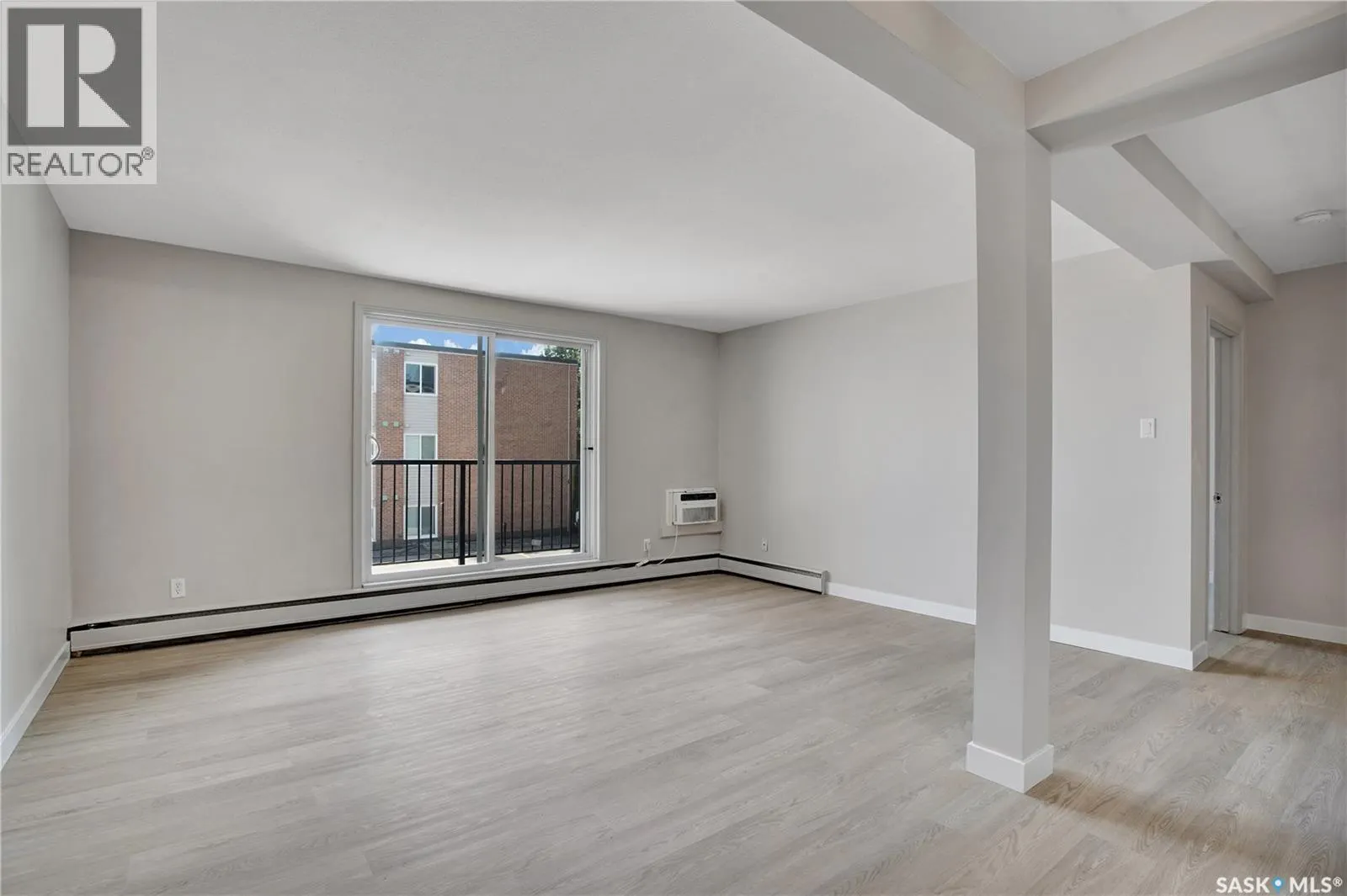 8 2301 7th STREET E