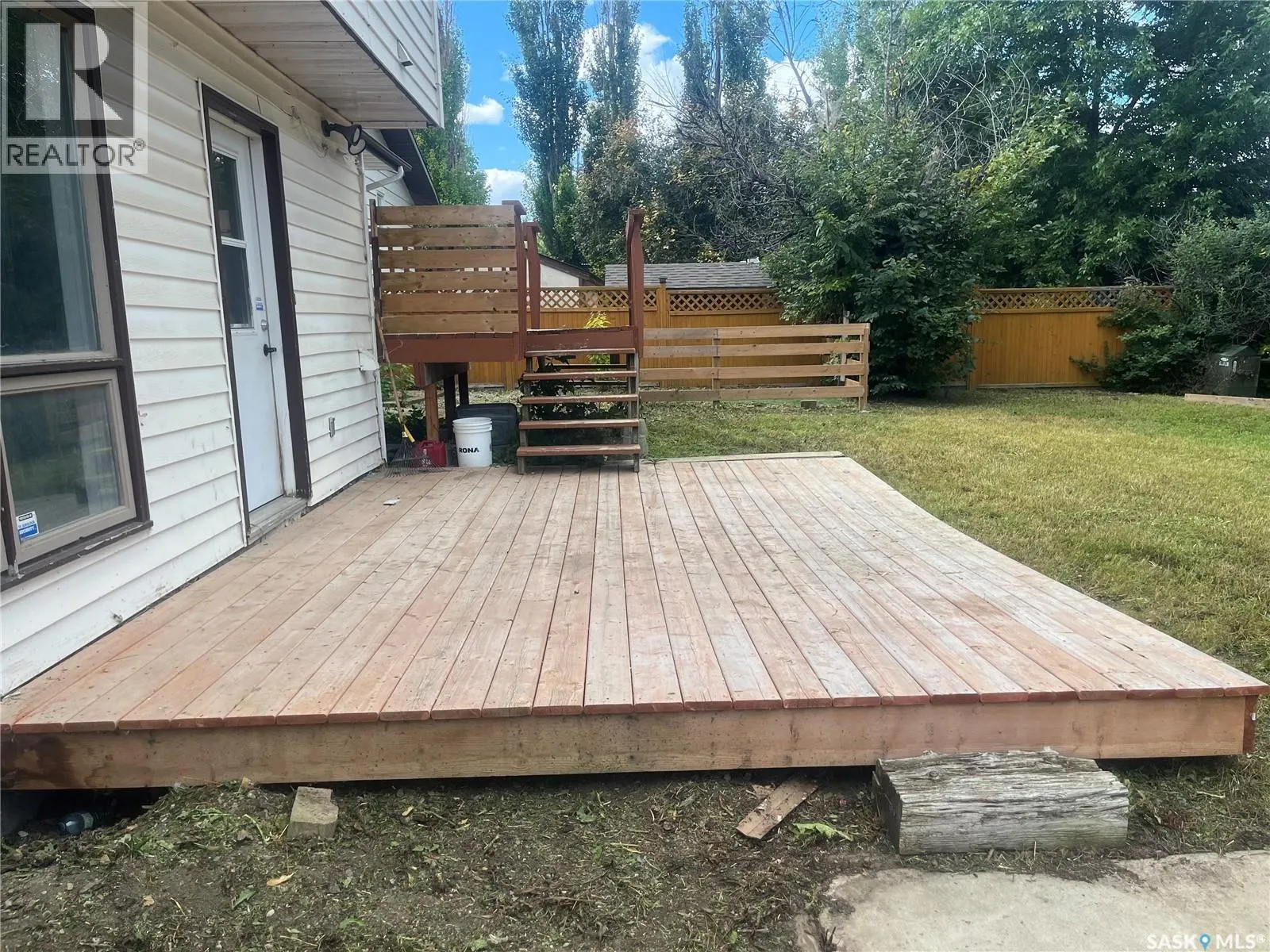 547 Sebestyen CRESCENT