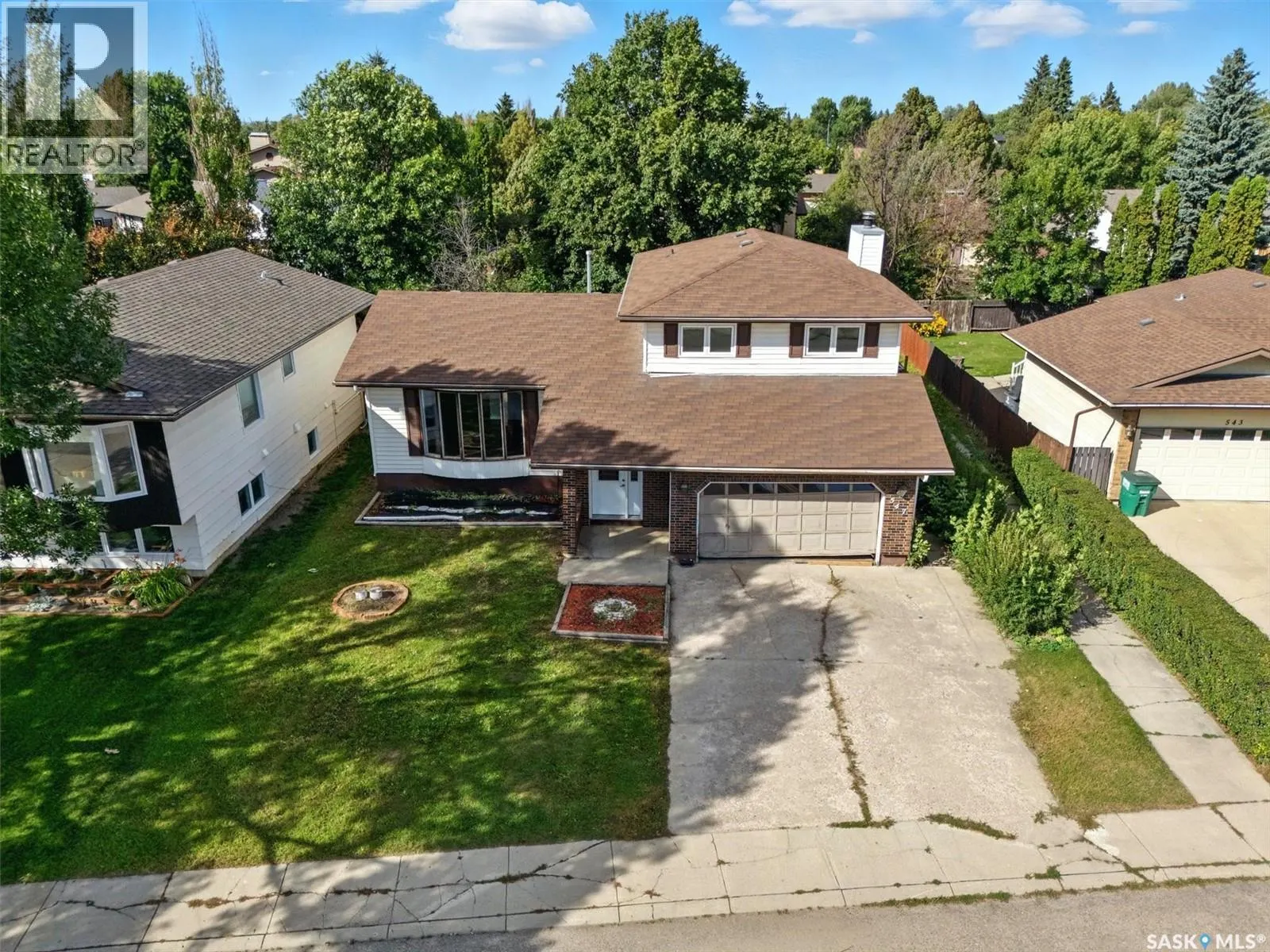 547 Sebestyen CRESCENT