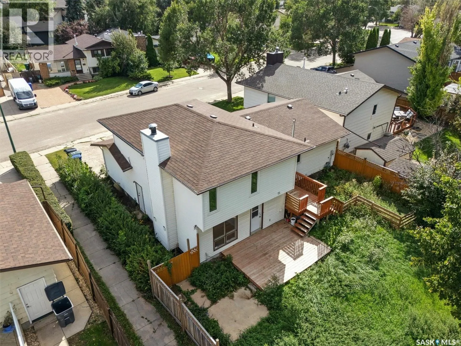 547 Sebestyen CRESCENT