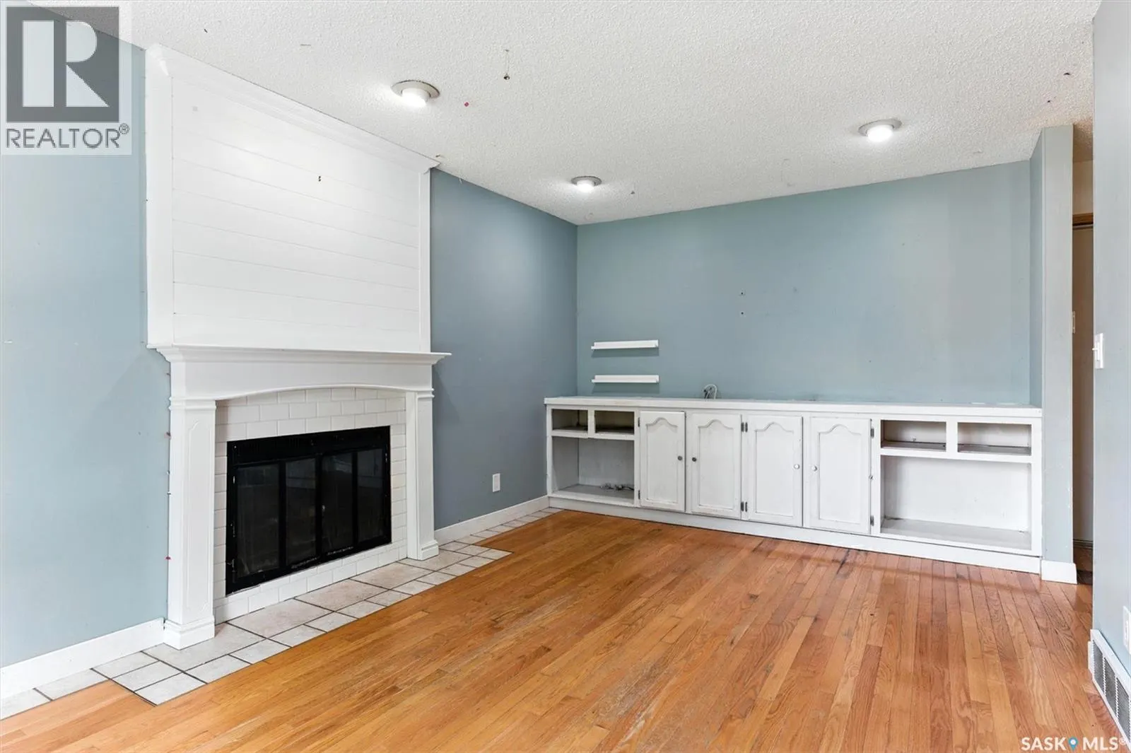 547 Sebestyen CRESCENT