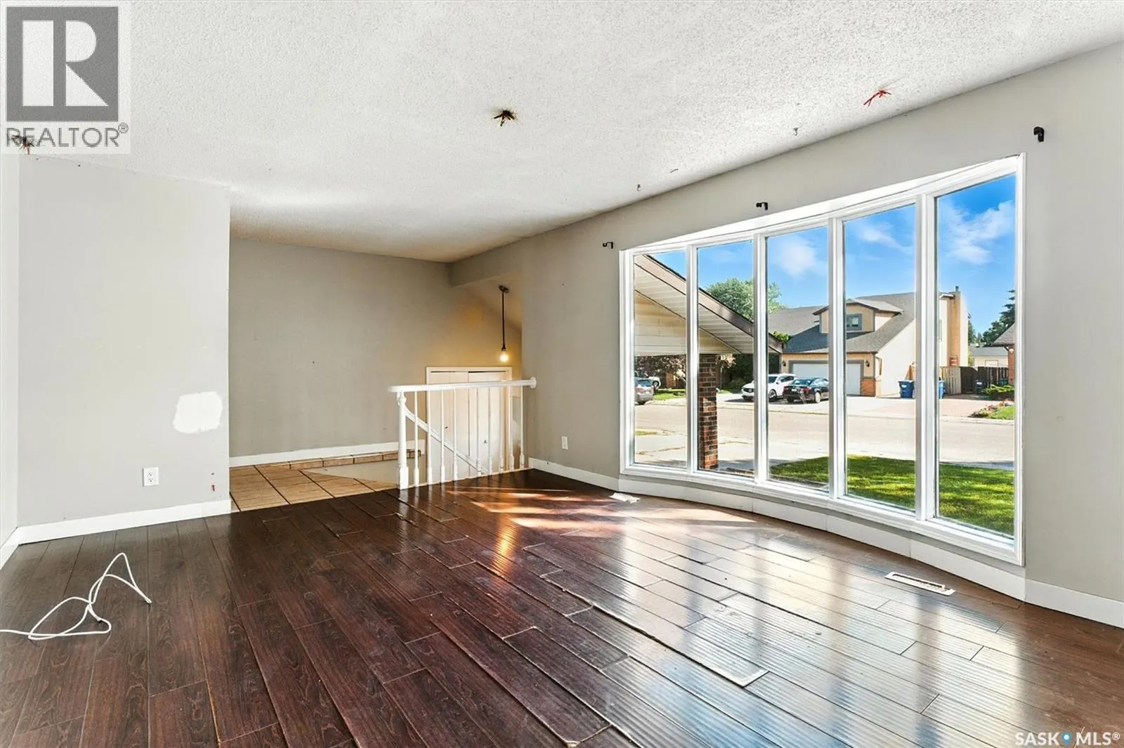 547 Sebestyen CRESCENT