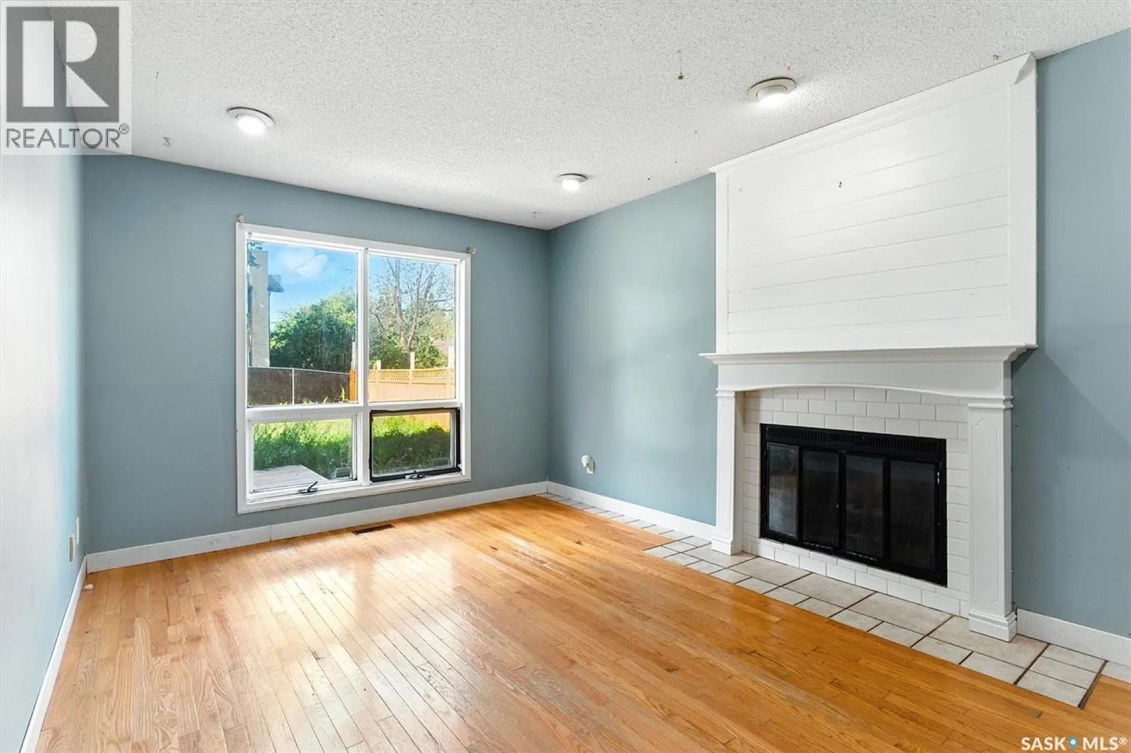 547 Sebestyen CRESCENT