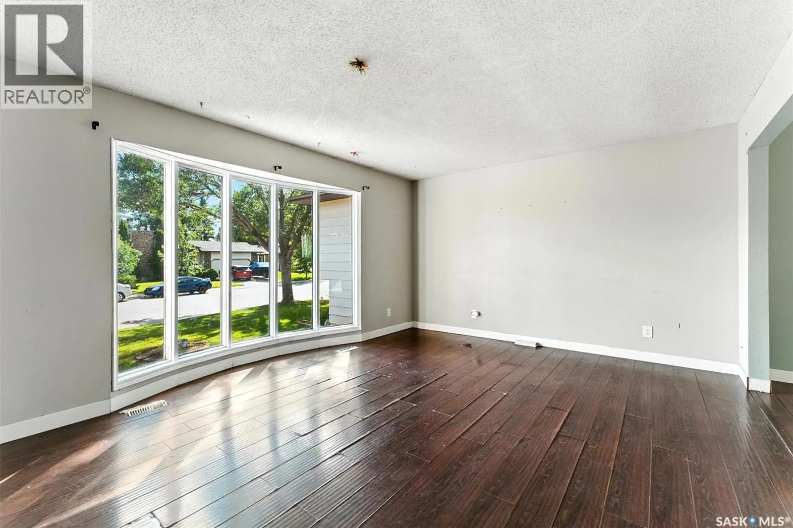 547 Sebestyen CRESCENT