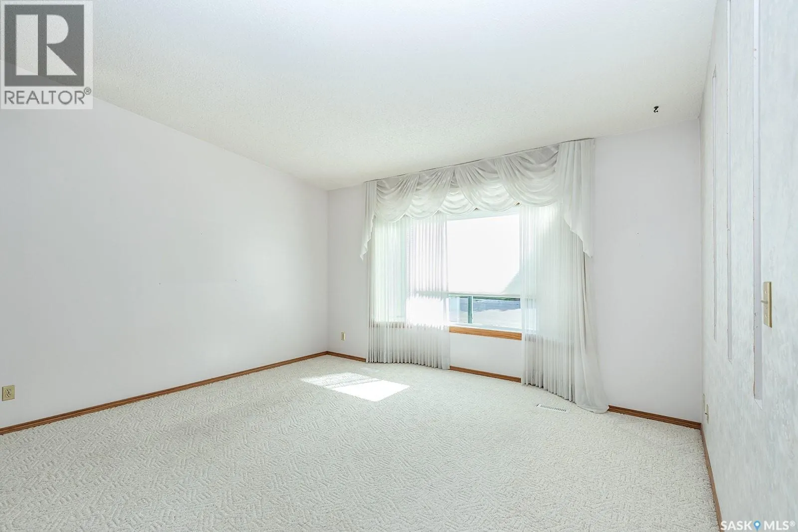 634 Nesslin CRESCENT
