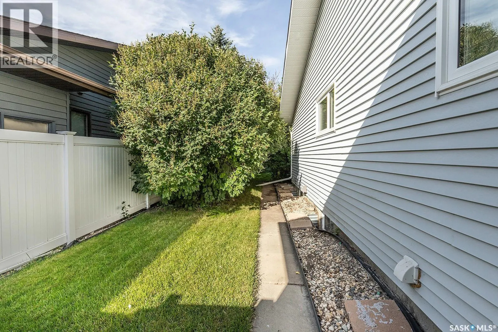 634 Nesslin CRESCENT