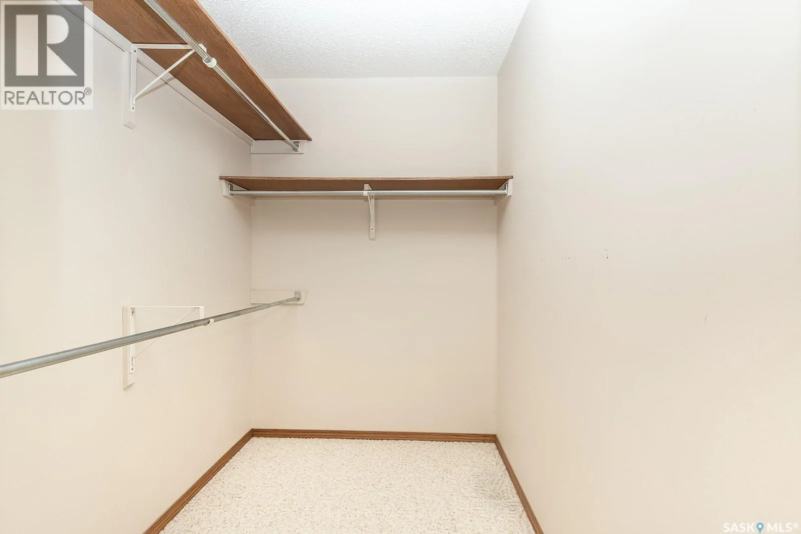 634 Nesslin CRESCENT